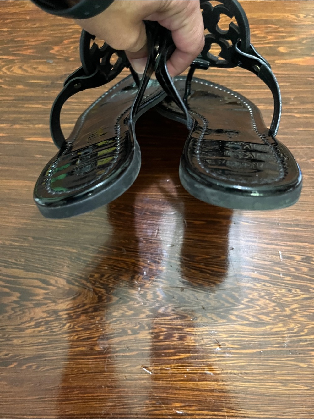Tory Burch Black Patent Leather Logo Thong Sandals - Picture 12 of 15